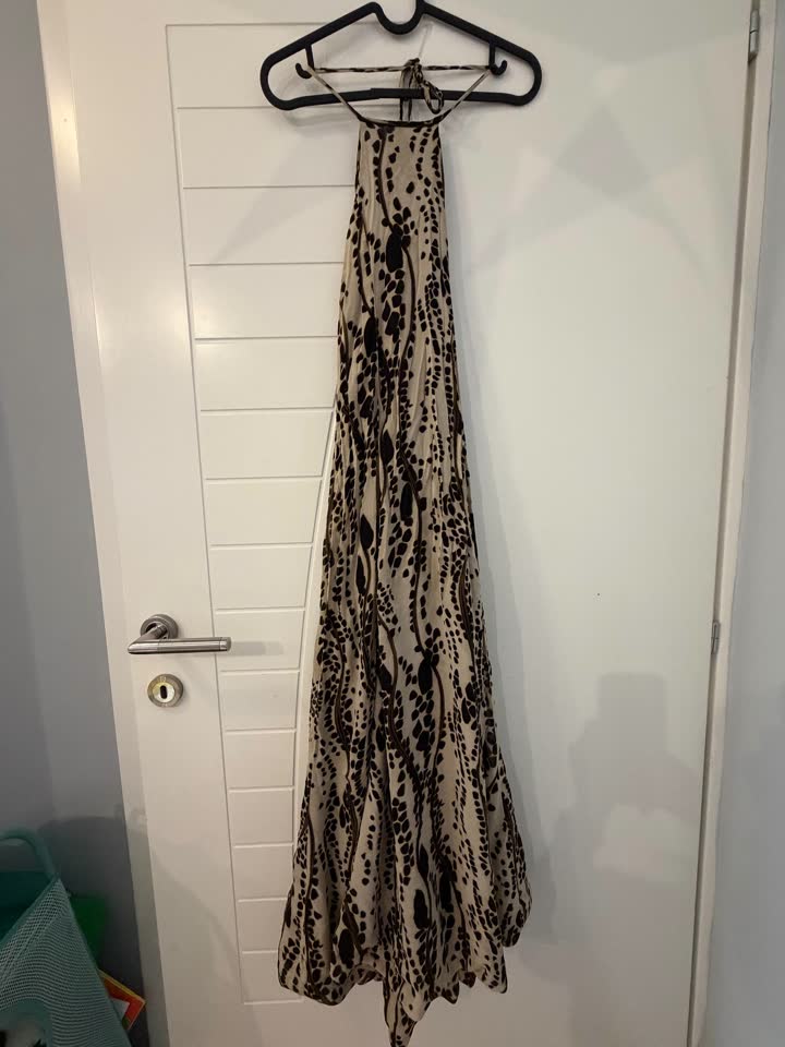 Платье Zara с открытой спиной