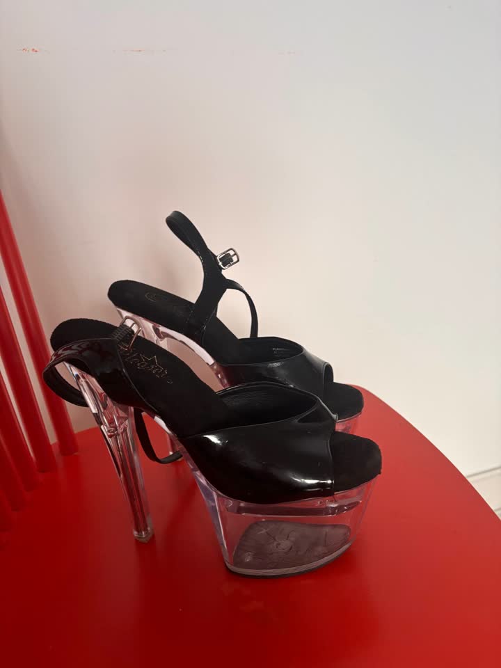Двойки Pleaser