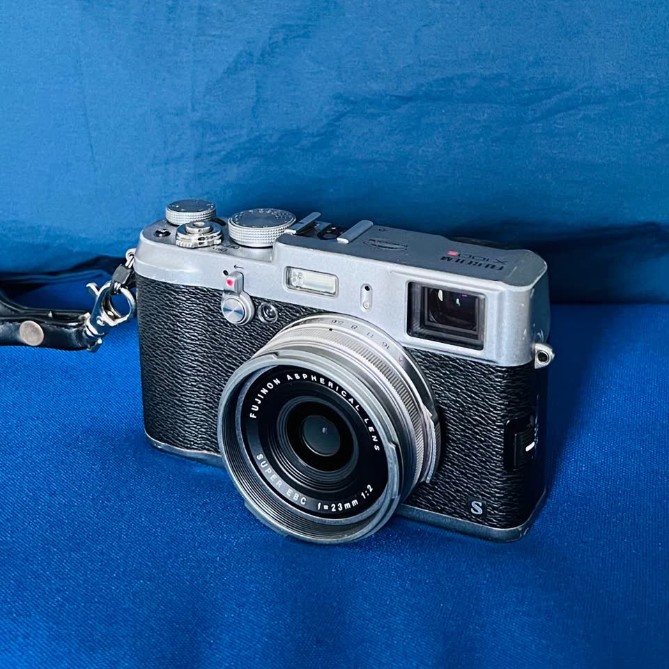 Prodajem Fujifilm X100S