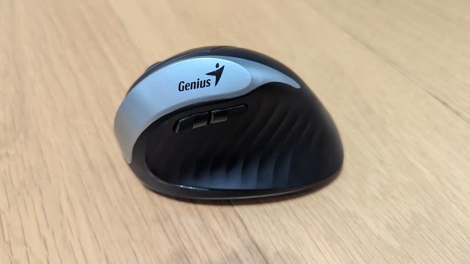 Vertikalni miš GENIUS Ergo 8250S