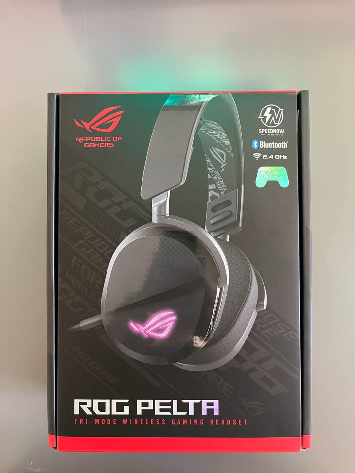 ROG PELTA Tri-mode wireless gaming headset