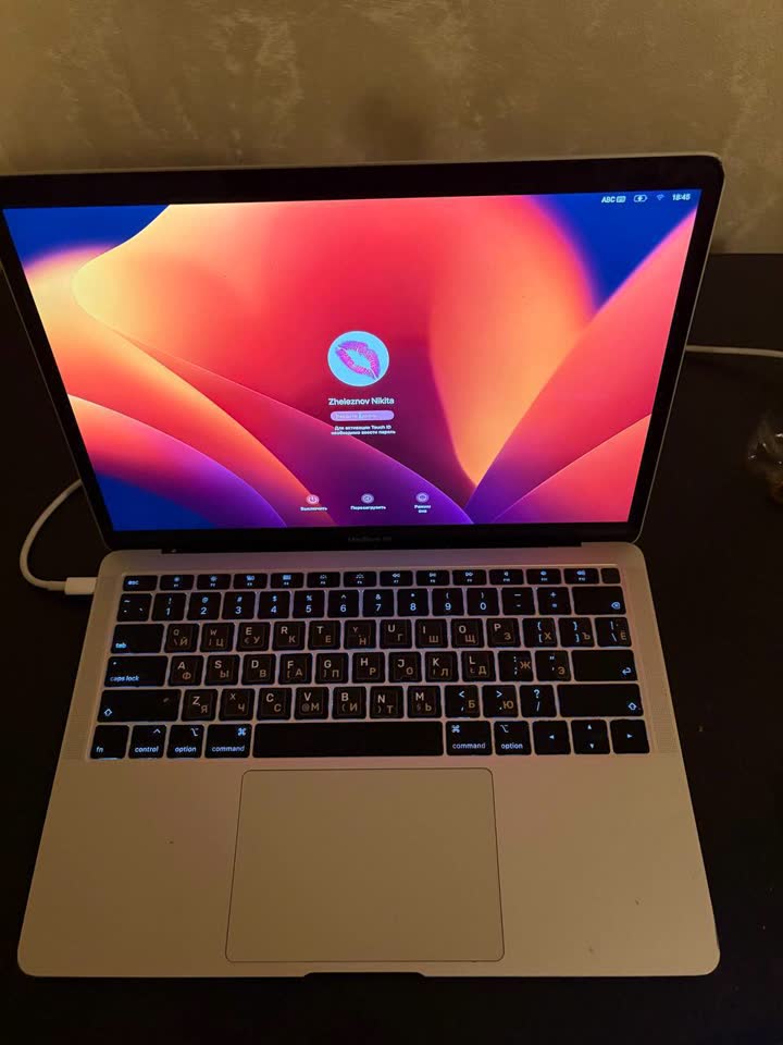 Продаётся MacBook Air 13” Retina (2019)