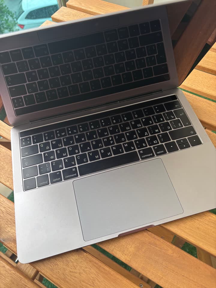 MacBook Pro 13" A1706 / EMC 3071, 2016