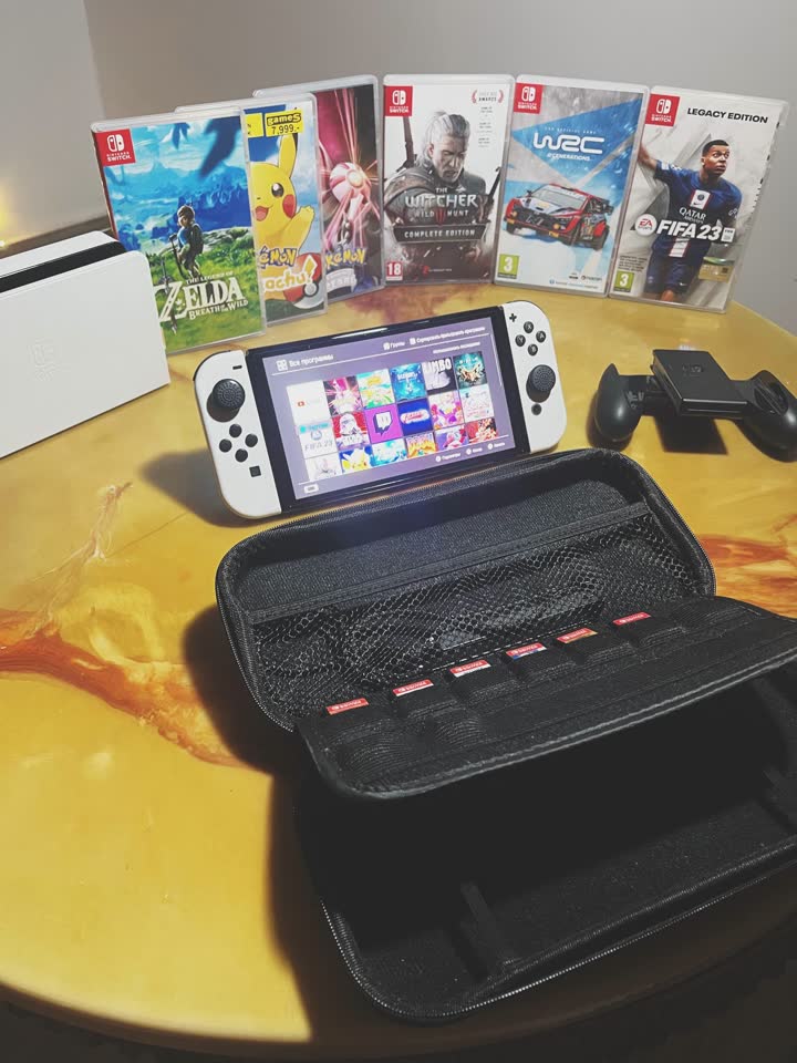 Продам Nintendo Switch OLED (белый) + игры + аксессуары