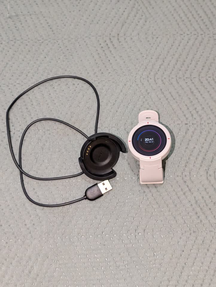 Спортивные умные часы Amazfit Verge A1811 и Huawei Band 4 Pro