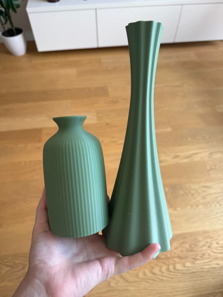 2 вазы сделаны на 3D принтере
