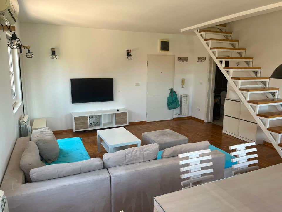 Izdajem stan u Zemunu, 78 m²