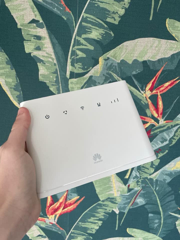 Prodajem router Huawei 4G Lite