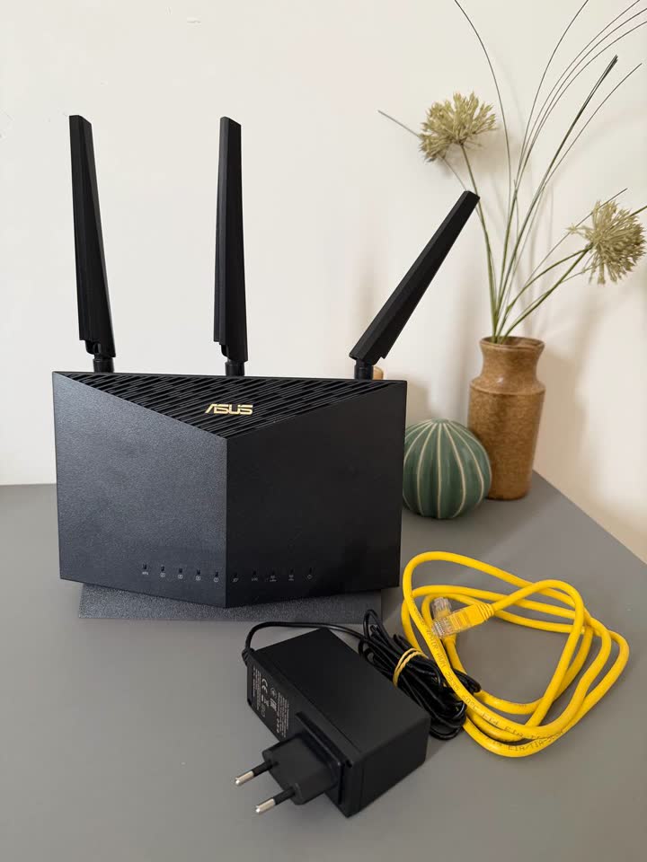 Router Asus RT-AX86 U Pro AX5700