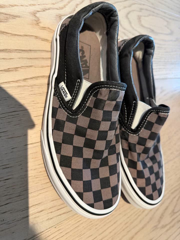 Obuća: Vans, baletanke u stilu Chanel, patike Tommy Hilfiger