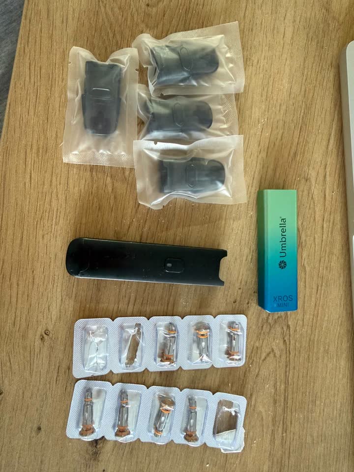 Elektronska cigareta i dodatni delovi