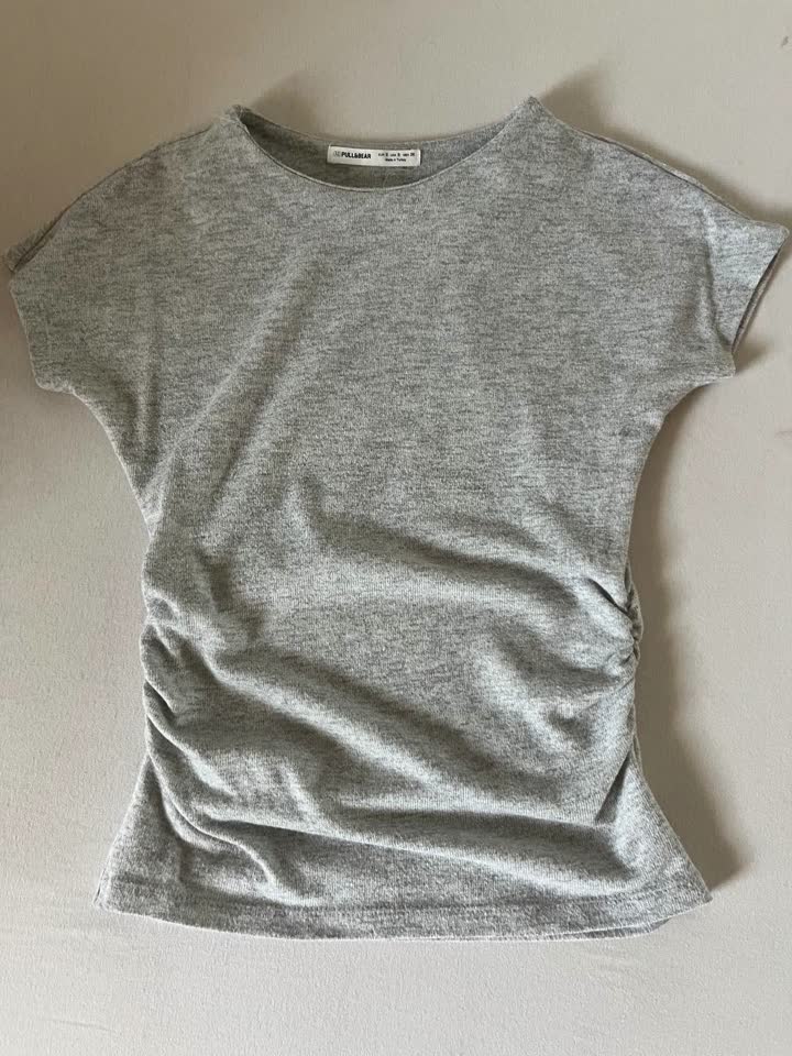 Серая футболка Pull&Bear