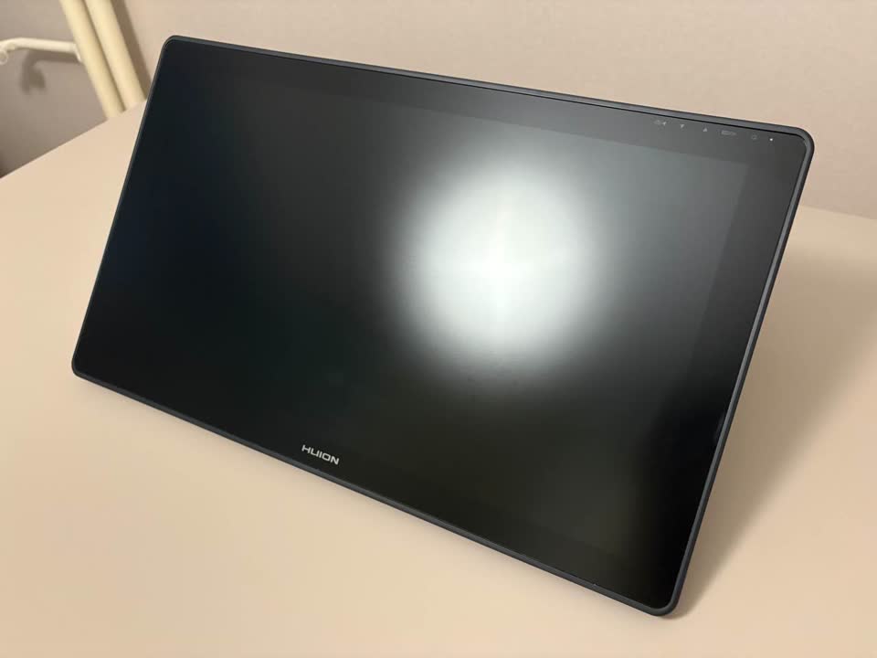 HUION Kamvas 22 Plus — графический планшет