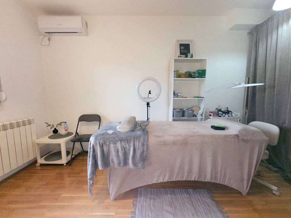 Izdajem kabinet na Vračaru za beauty majstora