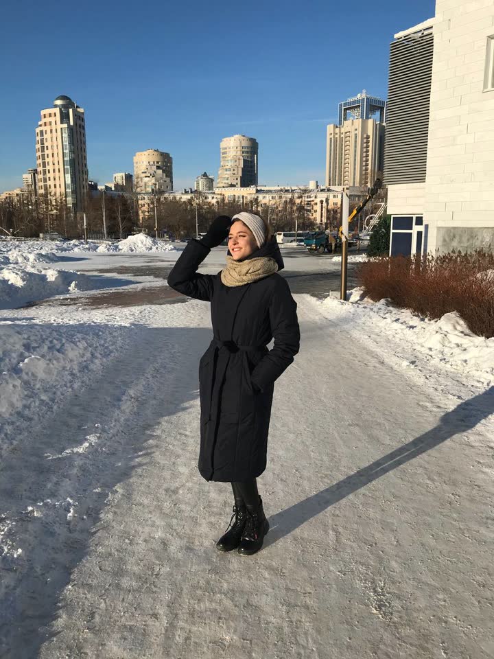 Продам зимний пуховик