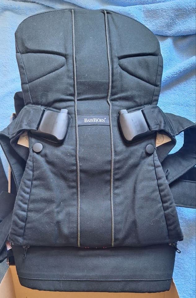 Dečji ergonomски kengur nosiljka BabyBjörn One — kao nova, u originalnoj kutiji