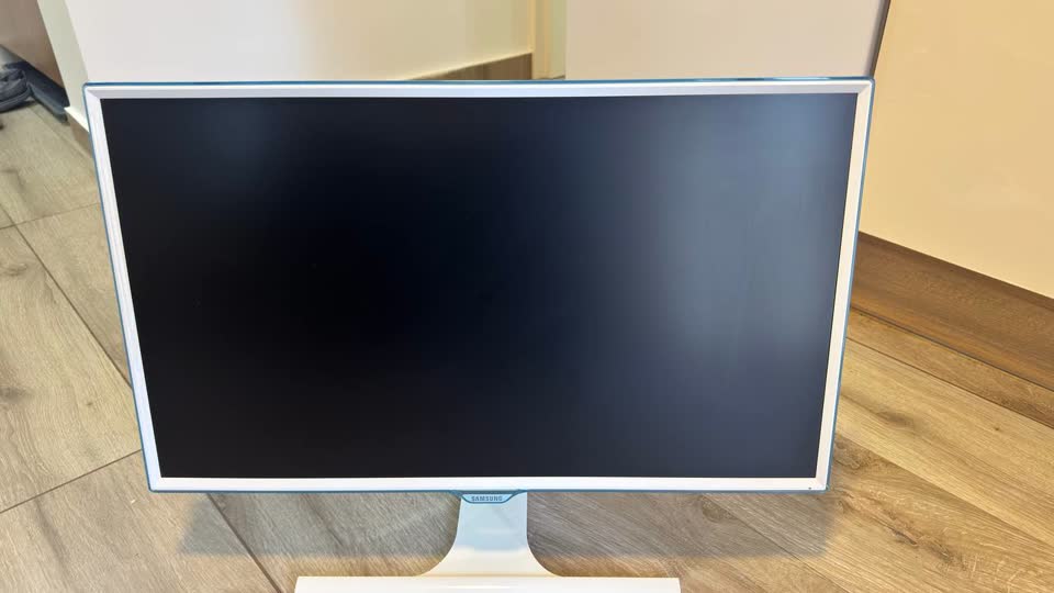 Prodajem monitor Samsung LS27E391HS