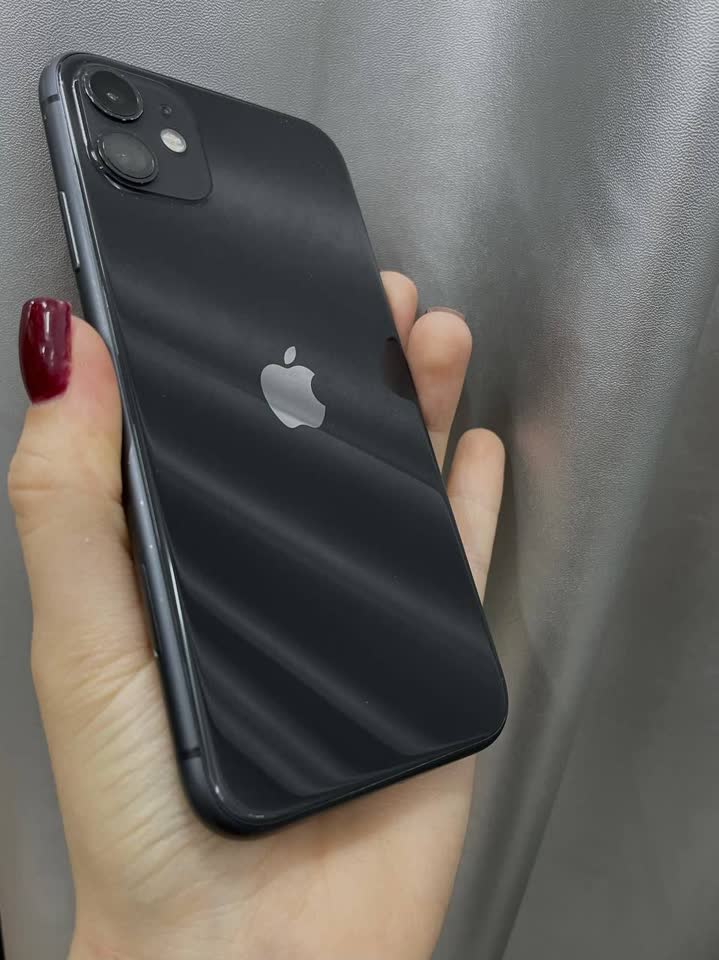 Продам iPhone 11, 128 ГБ, чёрный