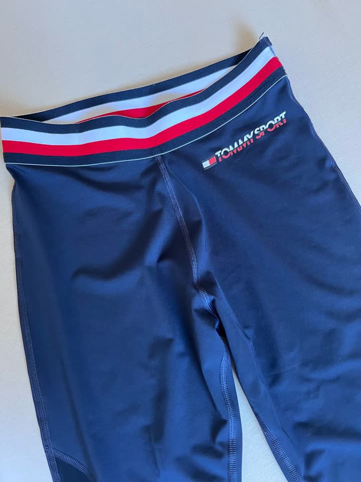 1. Helanke Tommy Sport, potpuno nove, veličina XS.