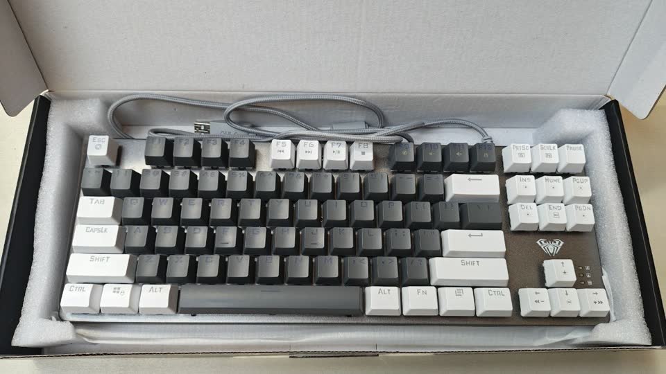 Продам механическую проводную клавиатуру Aula F3Z87