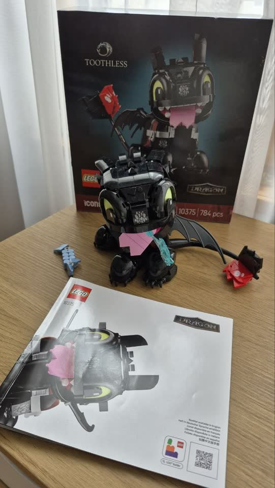 LEGO Icons «Беззубик» 10375 — Toothless, 784 детали