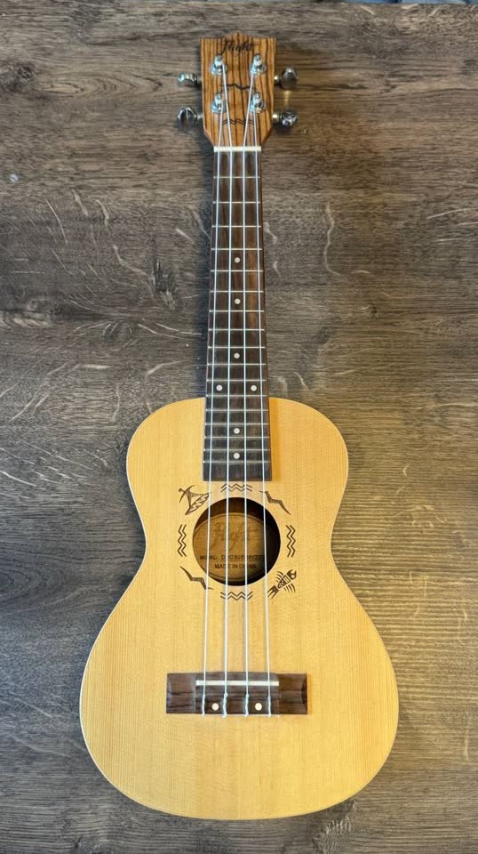 Koncertno ukulele Flight DUC325SP/ZEB