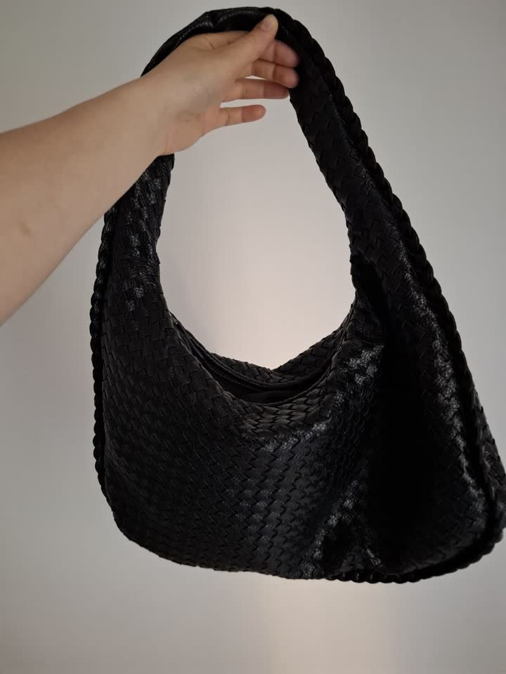 В срочном порядке продам отличную сумку , кожаную