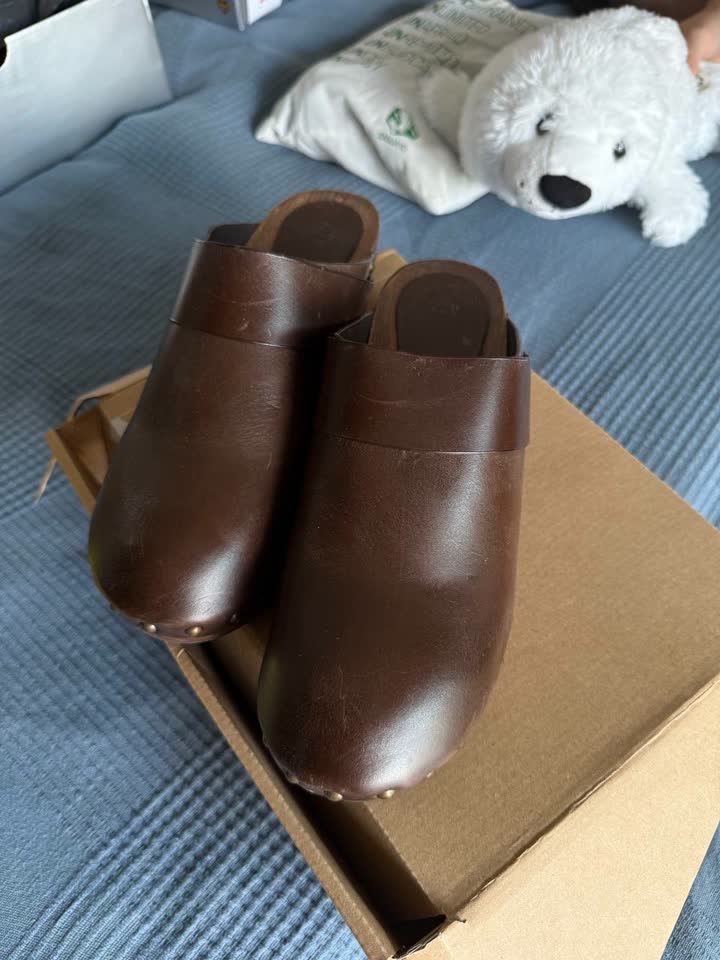 Деревянные кожаные клоги Massimo Dutti