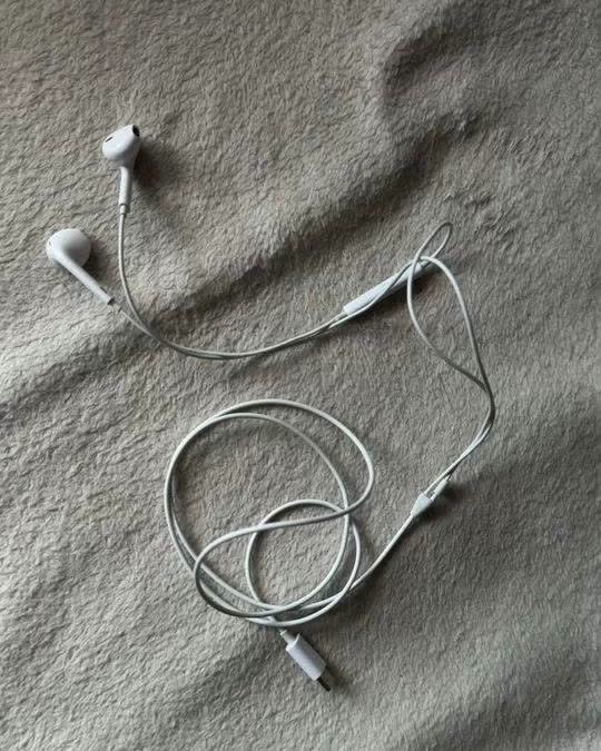 Продам наушники earpods USB-C Type-C