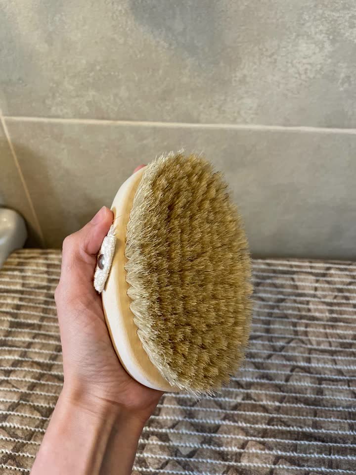 Щётка с жёсткой щетиной