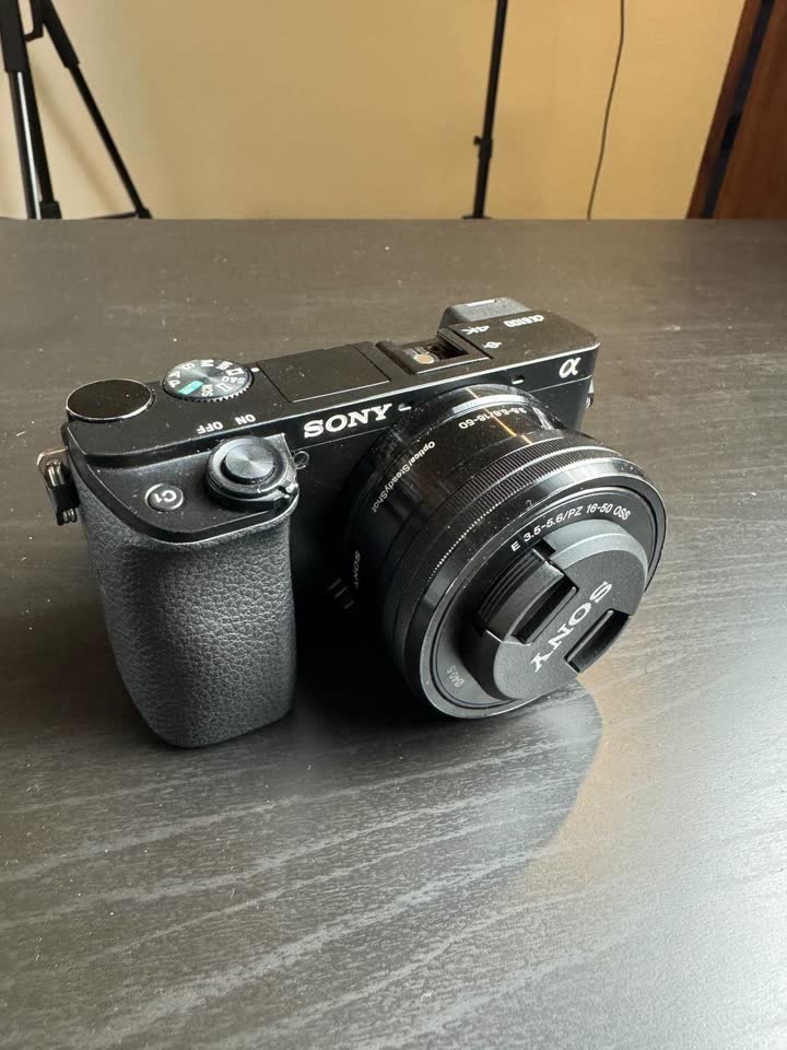 Продам камеру Sony a6100
