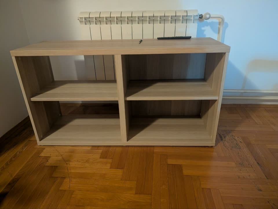 Polica za televizor