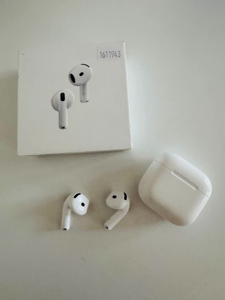 AirPods 4