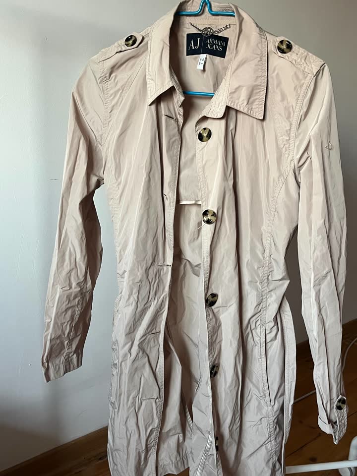 Плащ Armani, маска из кожи, юбка, платье, шорты, туфли, комбинезон, юбка-шорты спортивные