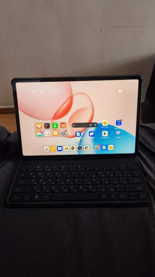 HONOR Pad 10 Wi‑Fi 256 GB + клавиатура — почти новый