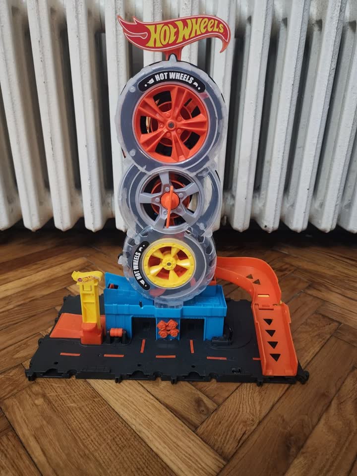 Гараж и автомойка Hot Wheels