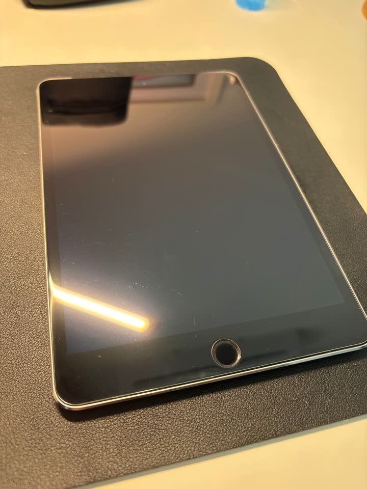 iPad mini 4 128gb wifi+sim