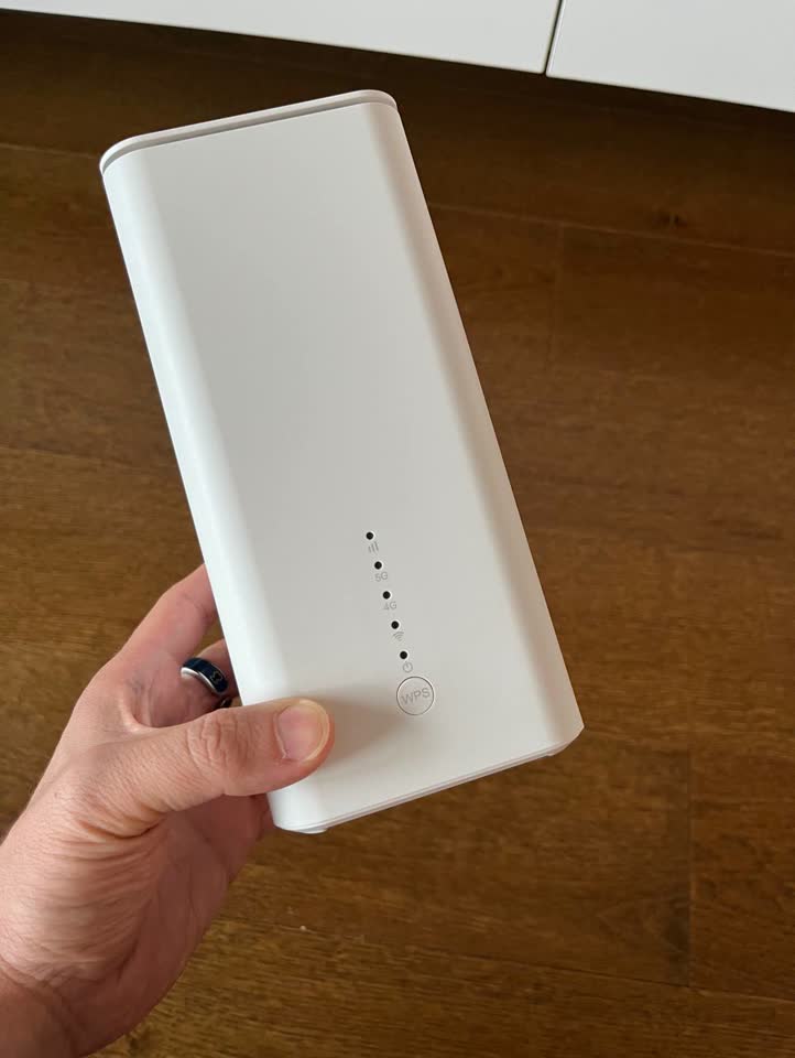 Prodajem 5G ruter ZLT X25 Pro