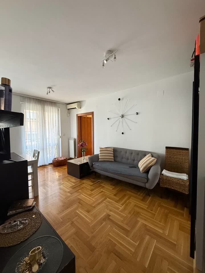Сдам квартиру в Crveni krst, 30–32 м²