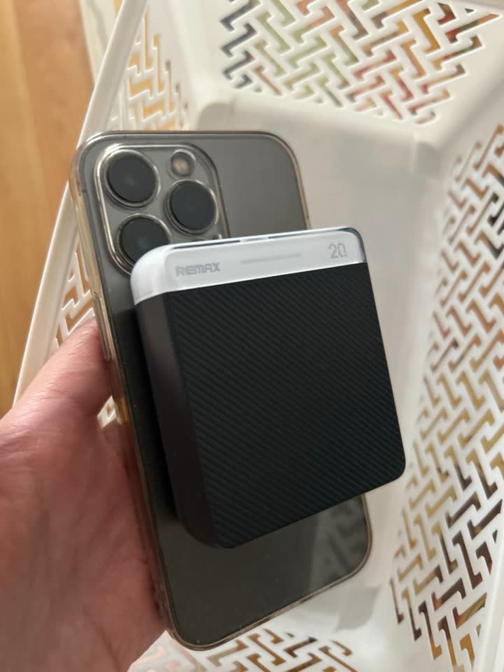 Prenosivi punjač bežični magnetski powerbank od 20000 mAh