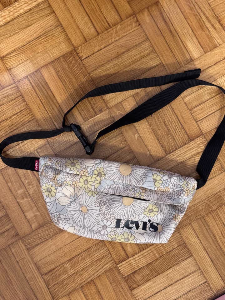 Поясная сумка Levis