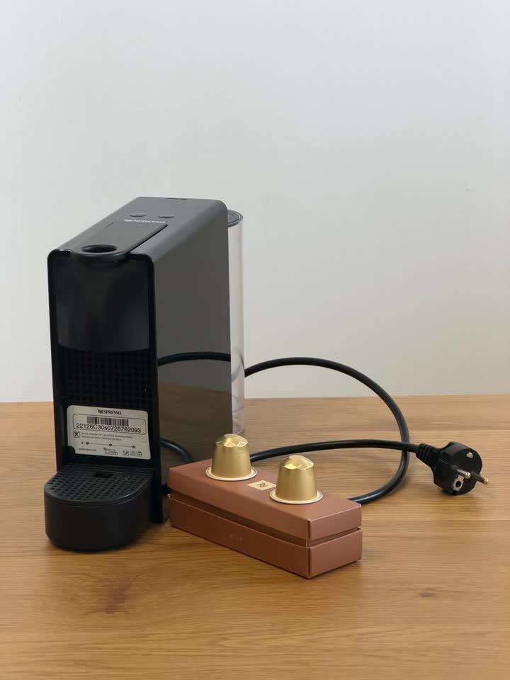 Капсульная кофемашина Nespresso Essenza Mini