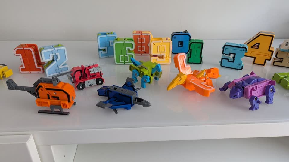 Set transformera sa brojkama u dve vrste