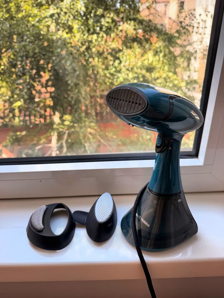 Prodajem ručni parni čistač Russell Hobbs Steam Genie