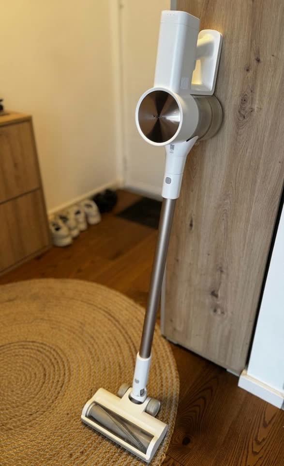 Prodajem bežični uspravni usisivač Xiaomi Vacuum Cleaner G20