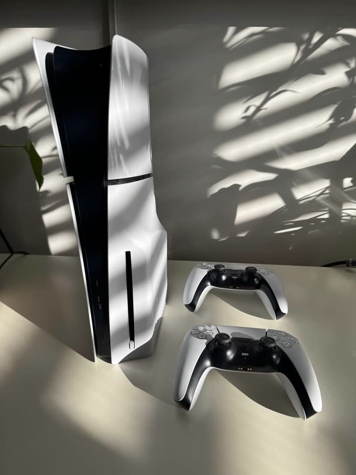 PS5 Slim 1TB Disc + 2 DualSense
