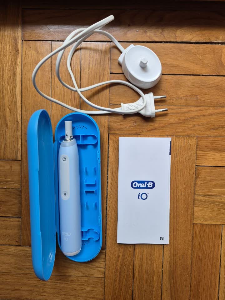 Prodajem električnu četkicu za zube Oral-B iO i termos IKEA
