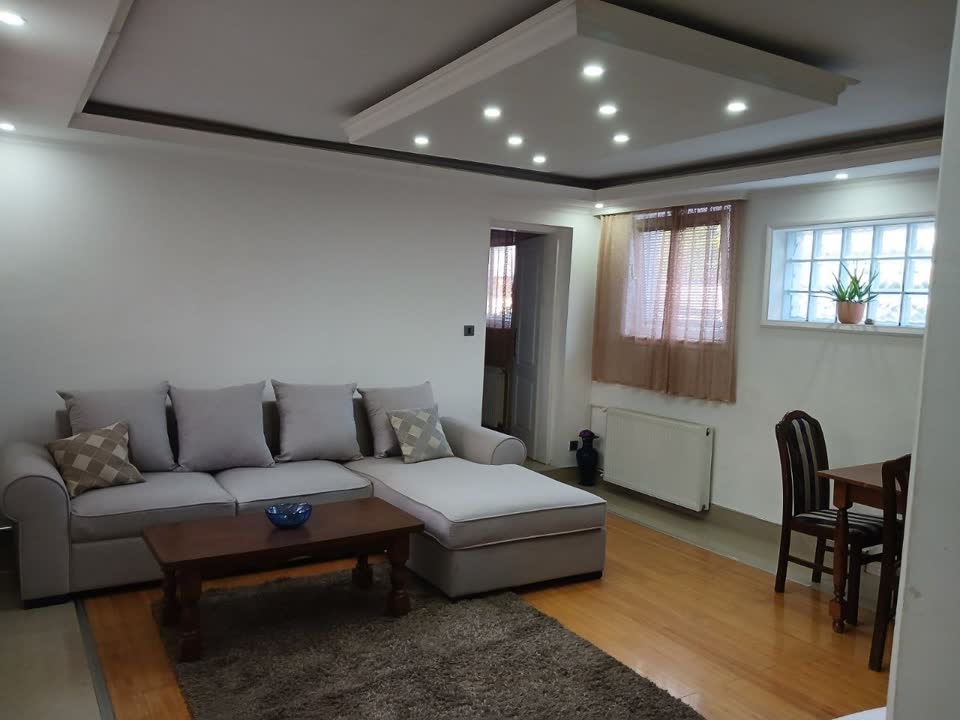 Сдаю квартиру в Земуне с двориком, 75 м²