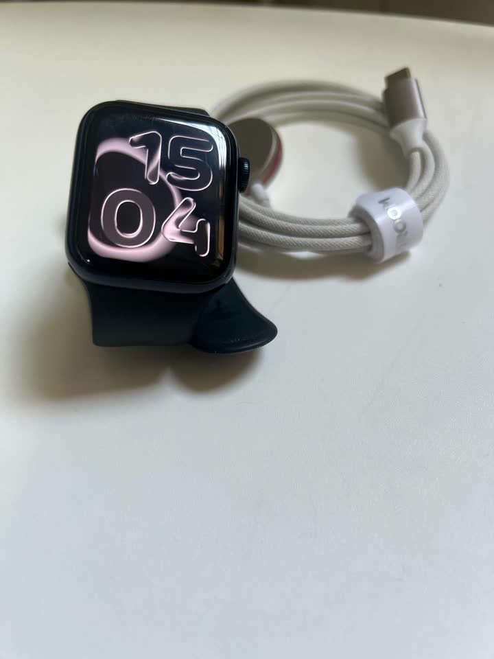 Apple Watch SE (2nd Gen) GPS — polovno