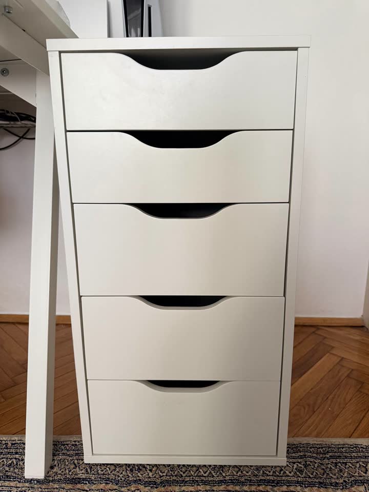 Prodajem komodu